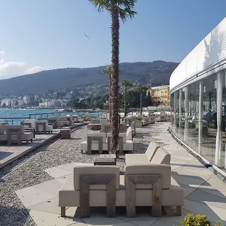 Sunny 150 M From The Sea Apartamento *