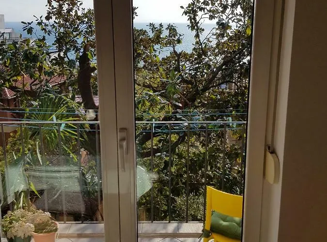 Sunny 150 M From The Sea דירה