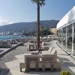 Sunny 150 M From The Sea Apartament *