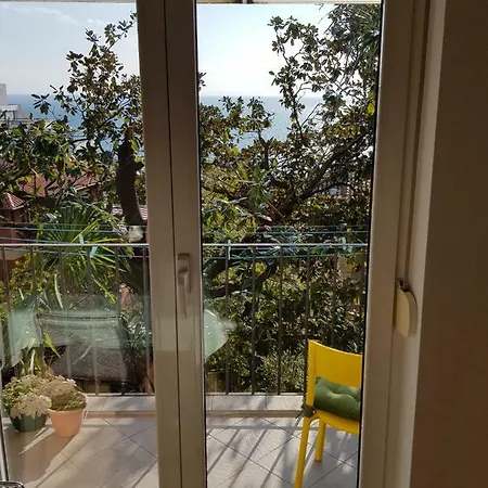 Sunny 150 M From The Sea דירה