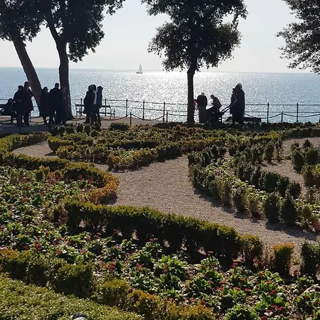 Sunny 150 M From The Sea דירה *