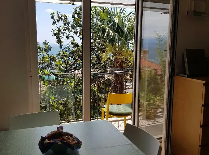 Apartment Sunny 150 M From The Sea